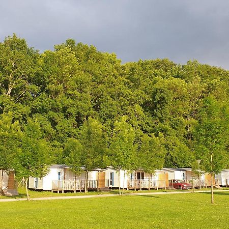 Camping Le Pré Cathare Lavelanet Exterior foto