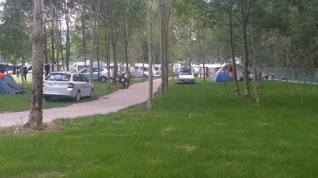 Camping Le Pré Cathare Lavelanet Exterior foto
