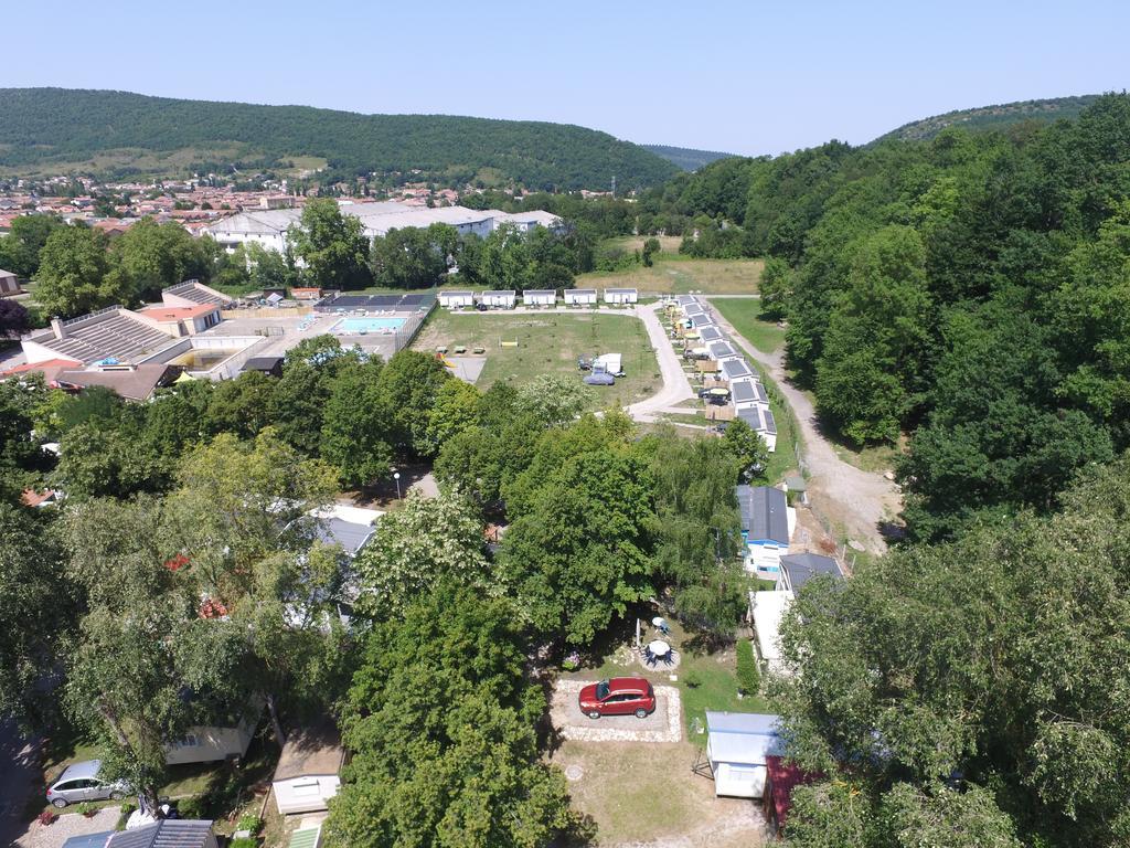 Camping Le Pré Cathare Lavelanet Exterior foto